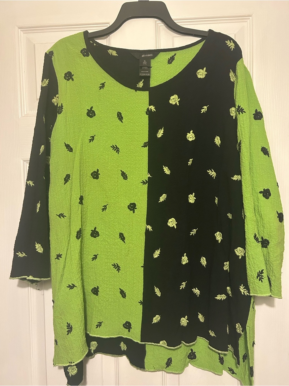 Ali Miles Two-Tone Lime Green & Black Floral Embroidered Tunic